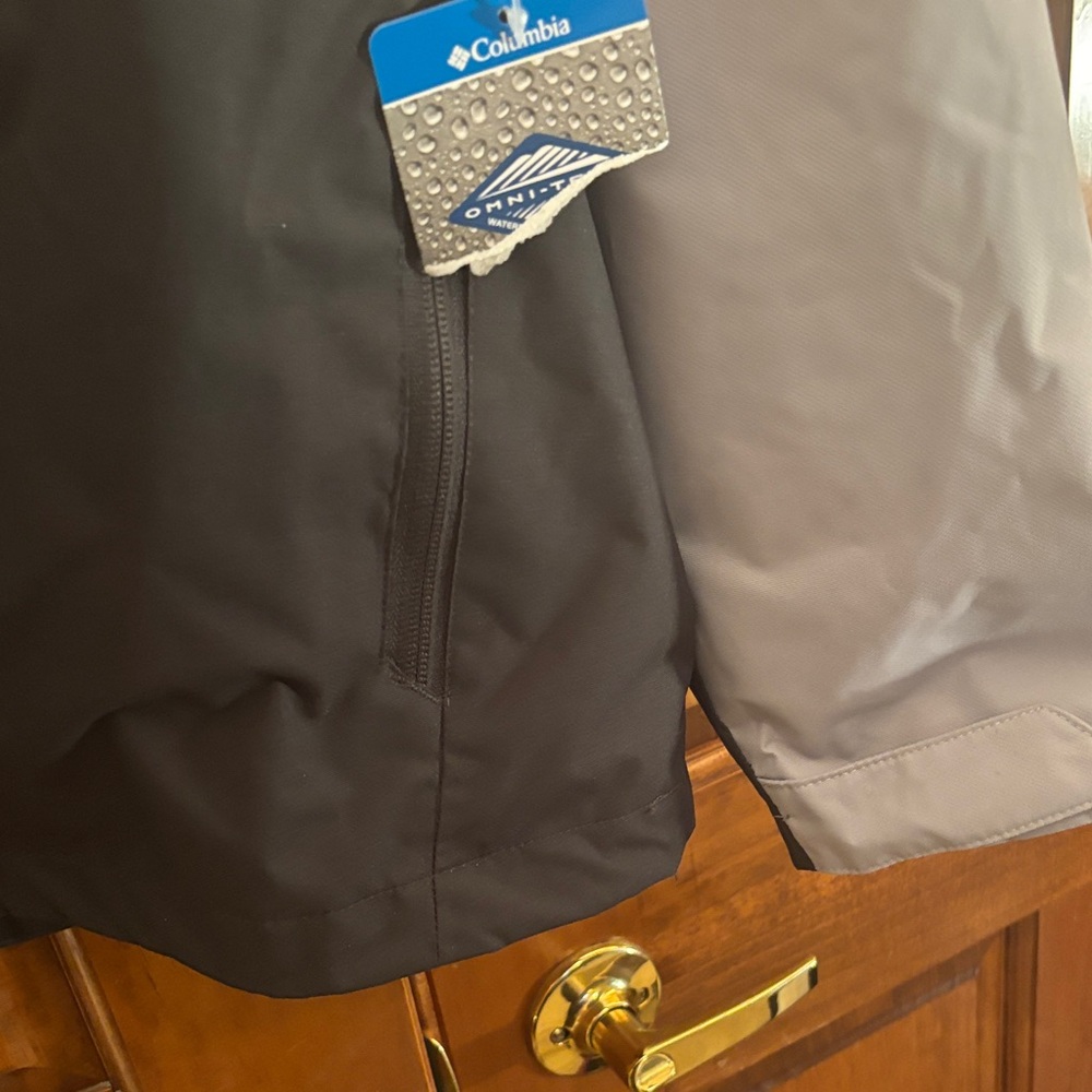 Columbia Gray and Black Ski Jacket - Picture 8 of 16